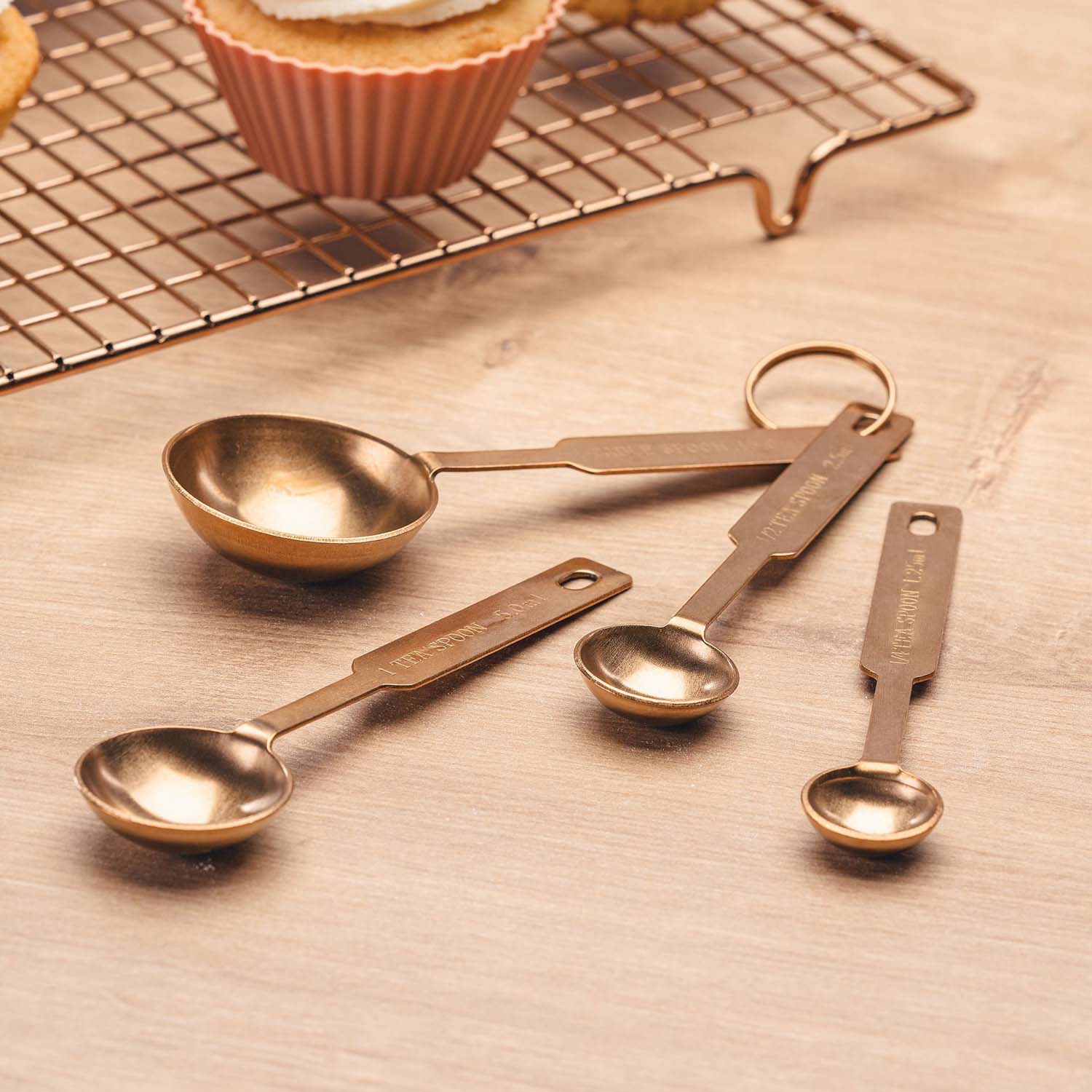 FACKELMANN Set di 4 cucchiai dosatori in plastica, Nero, ca. 9-13,5 cm. : Fackelmann