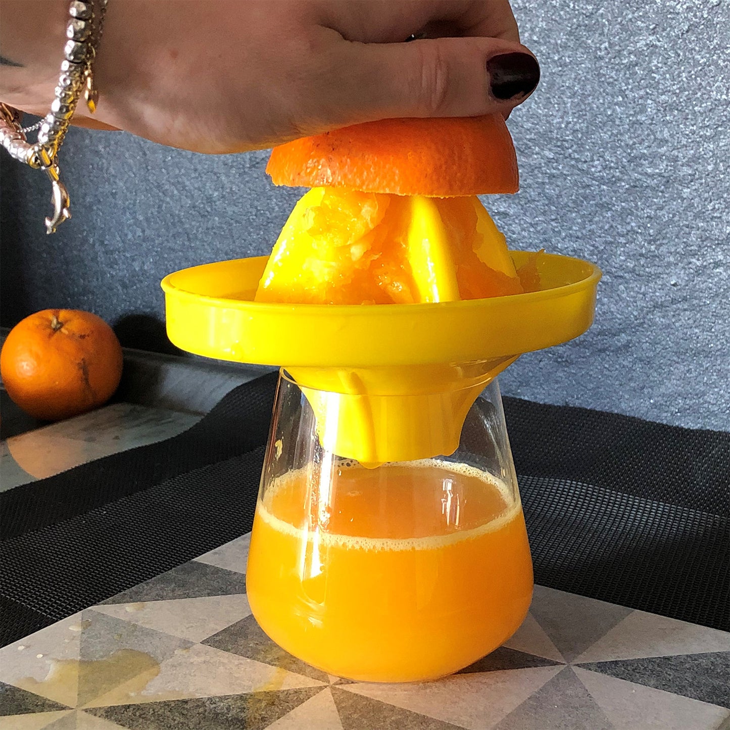 Spremiagrumi da bicchiere