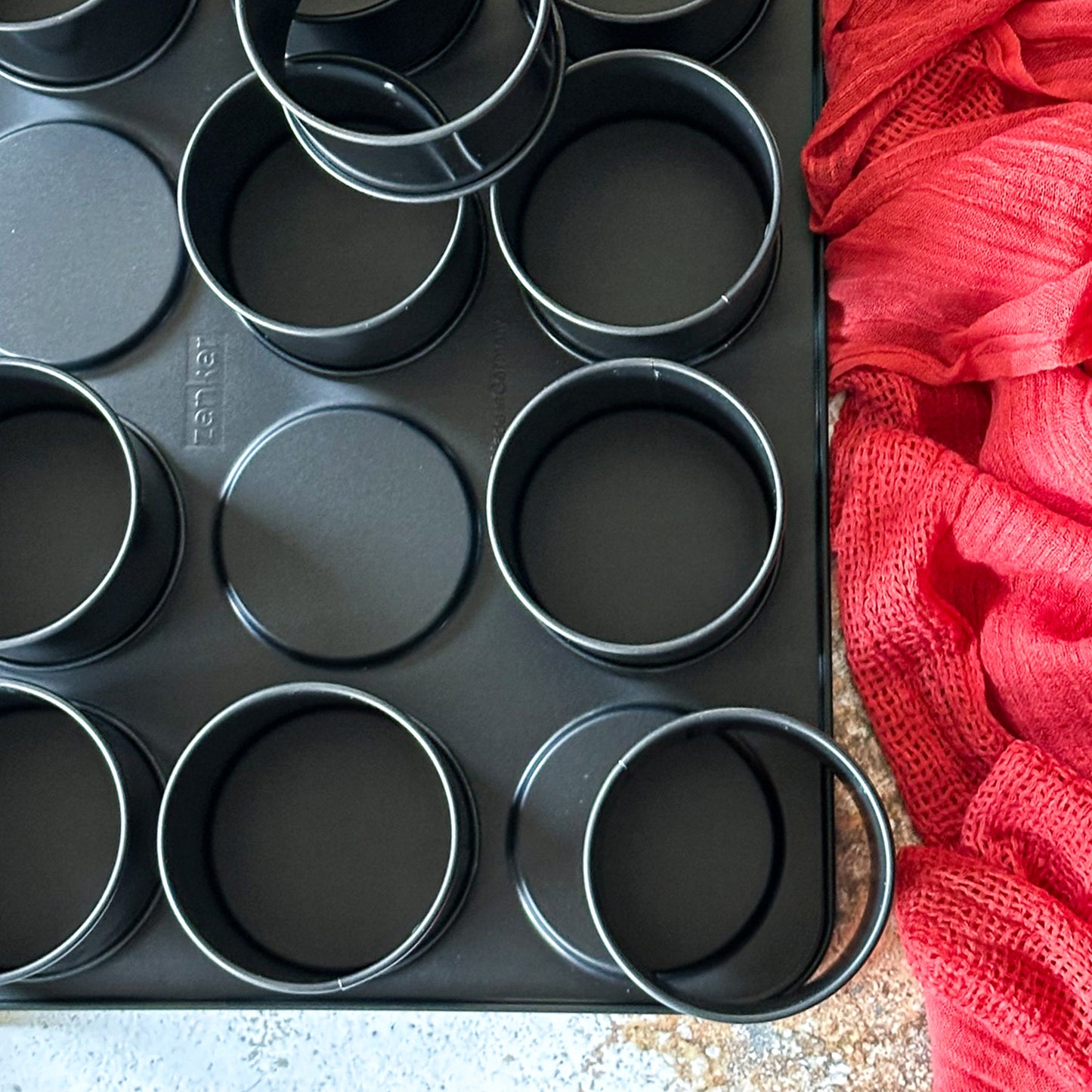 Teglia con 12 coppapasta