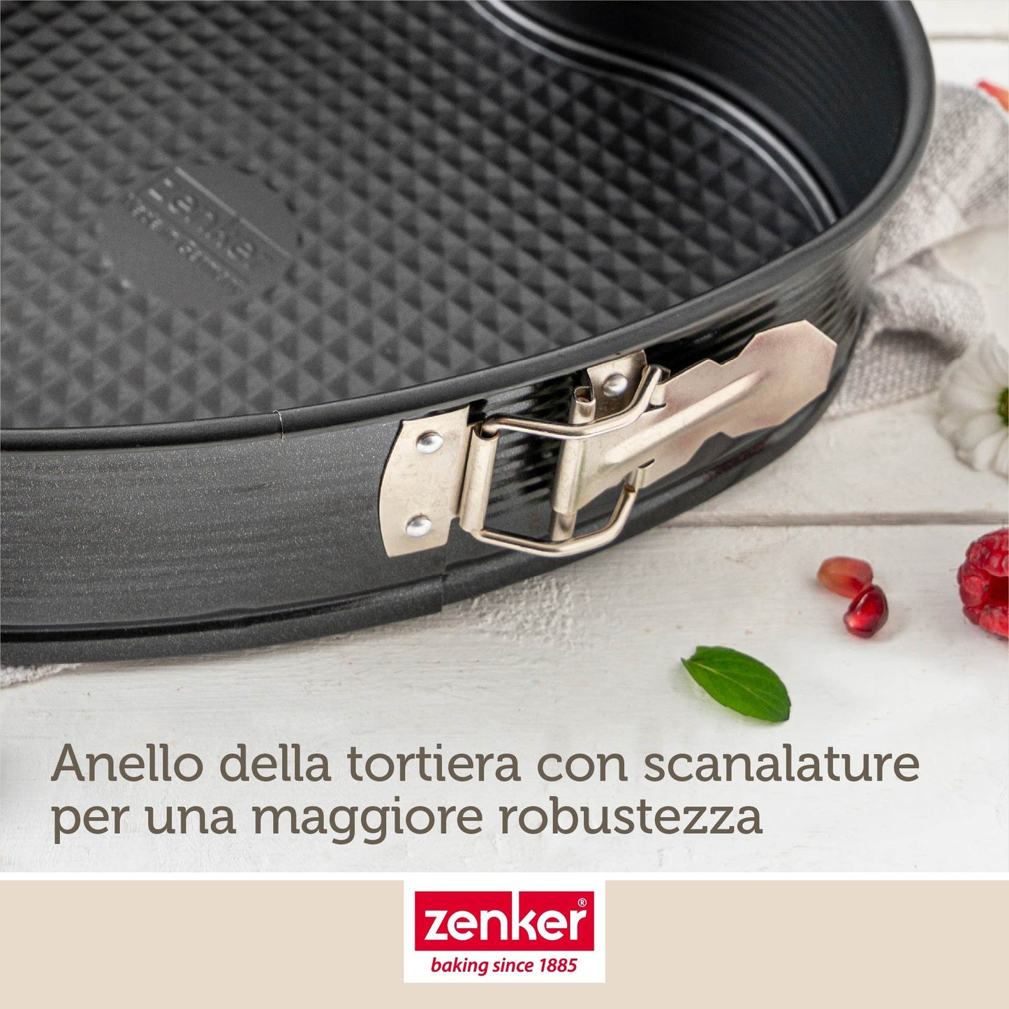 Tortiera a cuore con cerniera, 27x25 cm, Linea Perfect Black