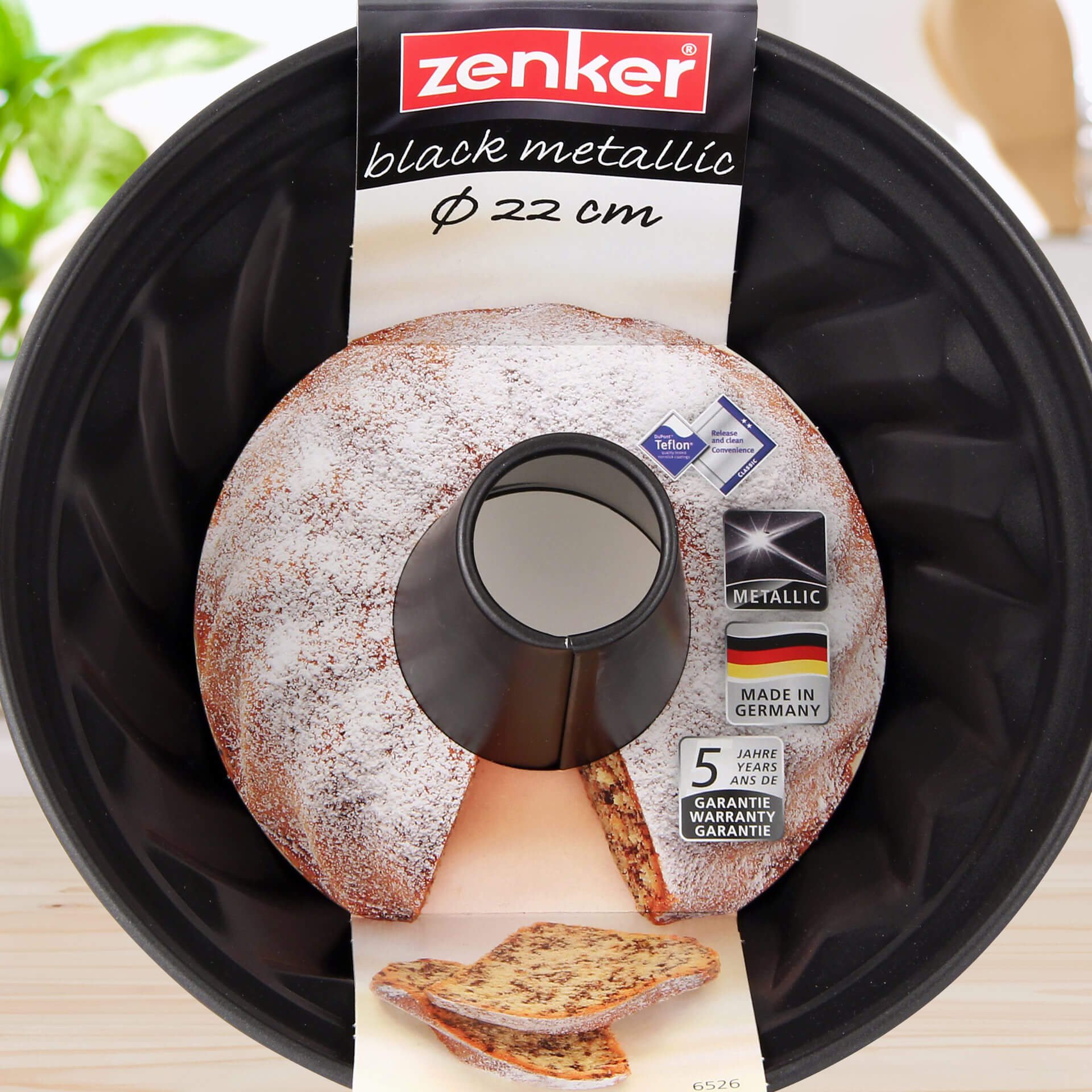Zenker - Stampo per ciambella 22 cm della serie Pure, stabile e rivestito,  per succosi di ciambella, stampo rotondo con rivestimento antiaderente  (colore: Nero) Quantità: 1 pezzo : : Casa e cucina